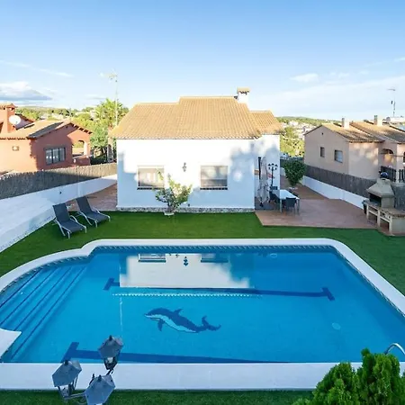 Casa Con Piscina Y Jardin En Castell De Montornes Holiday home Pobla de Montornes