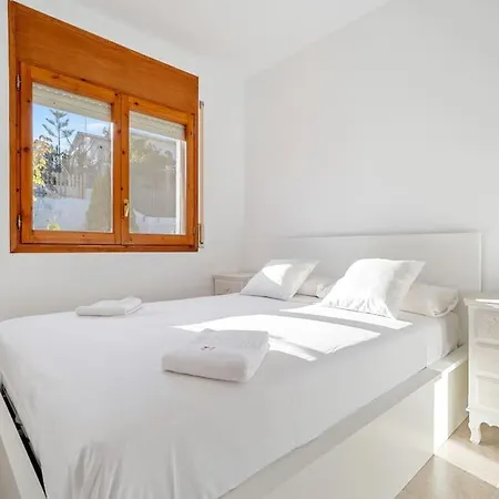 Casa Con Piscina Y Jardin En Castell De Montornes Holiday home